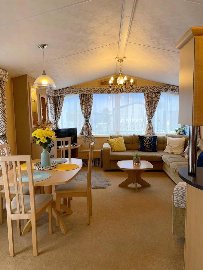 Caravan For Rent At * Tattershall