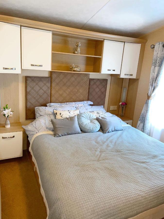 Holiday home Caravan For Rent At *